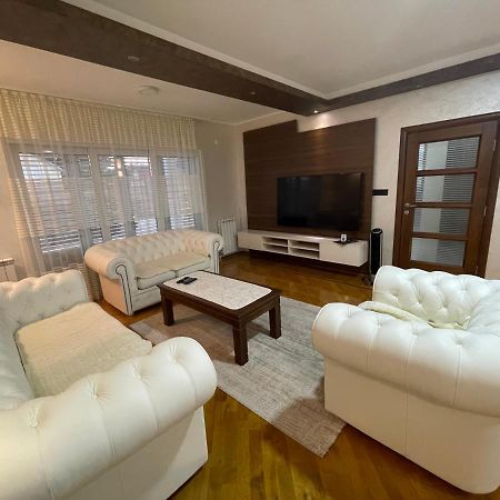 Hotel Royal Garden Nikšić Buitenkant foto