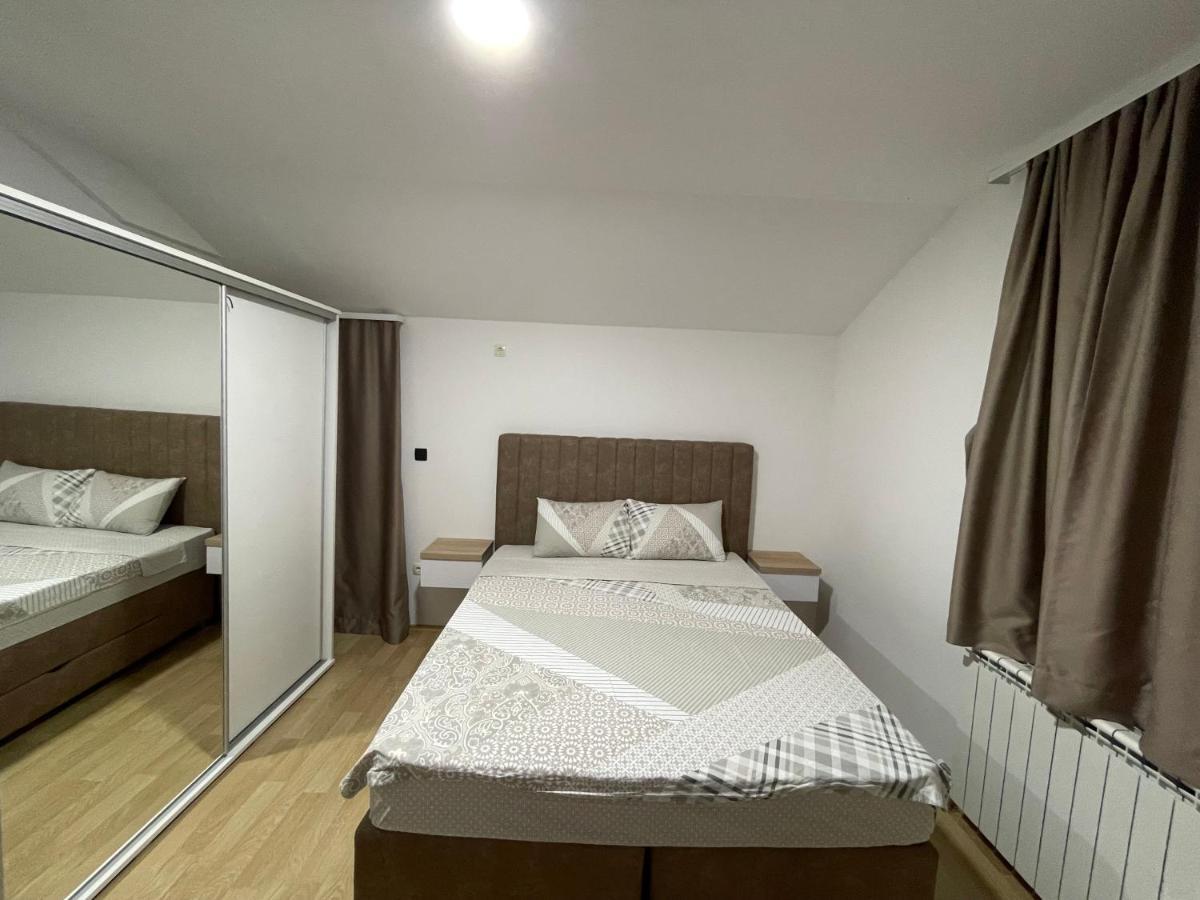 Hotel Royal Garden Nikšić Buitenkant foto