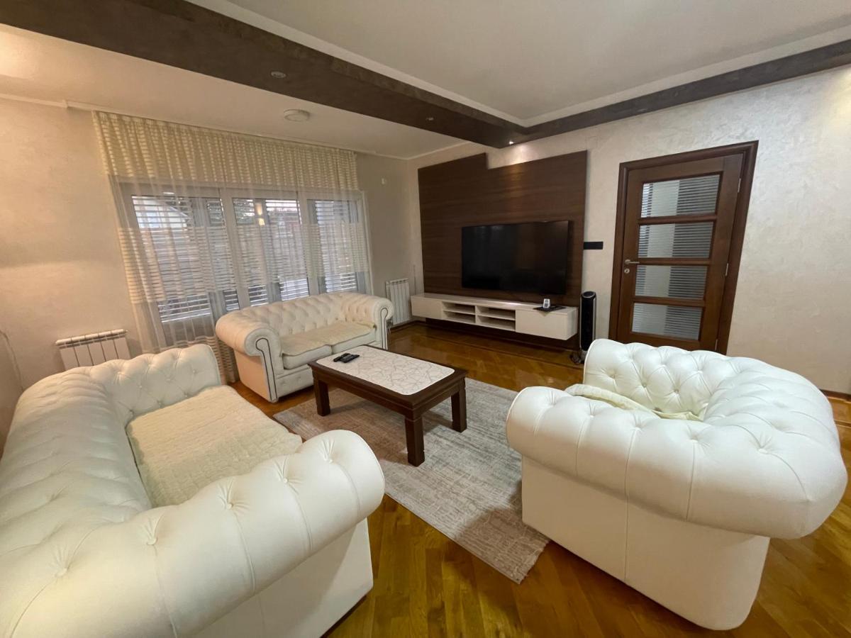 Hotel Royal Garden Nikšić Buitenkant foto
