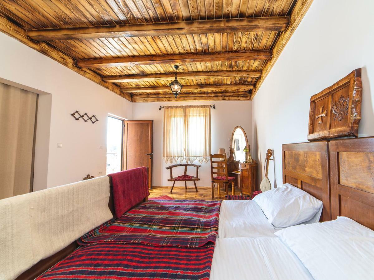 Hotel Royal Garden Nikšić Buitenkant foto