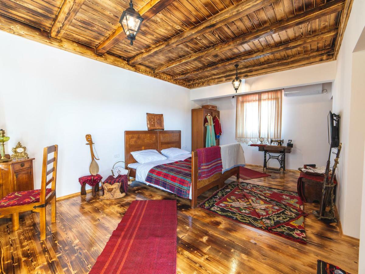 Hotel Royal Garden Nikšić Buitenkant foto