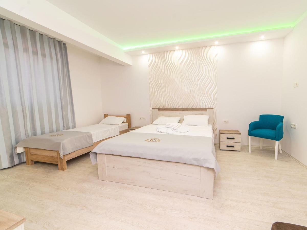 Hotel Royal Garden Nikšić Buitenkant foto