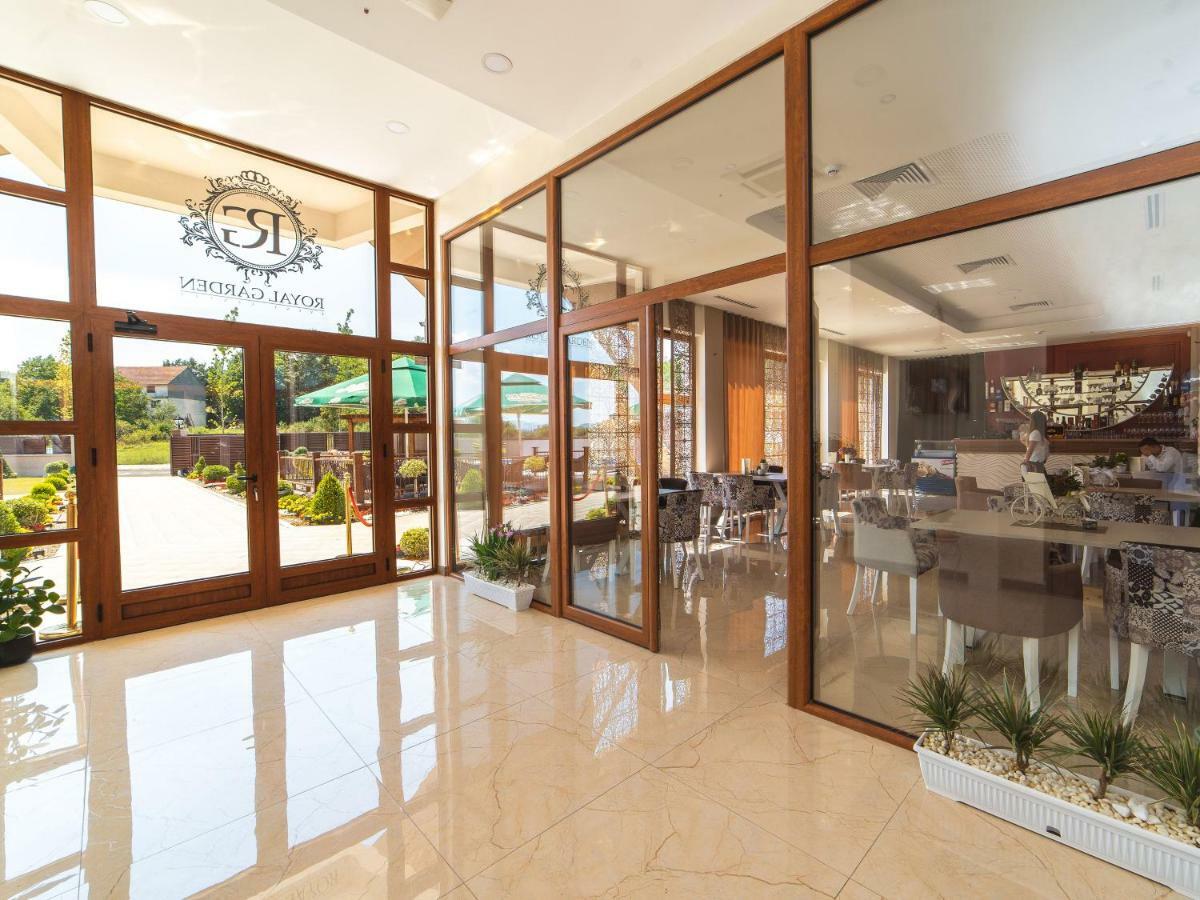 Hotel Royal Garden Nikšić Buitenkant foto